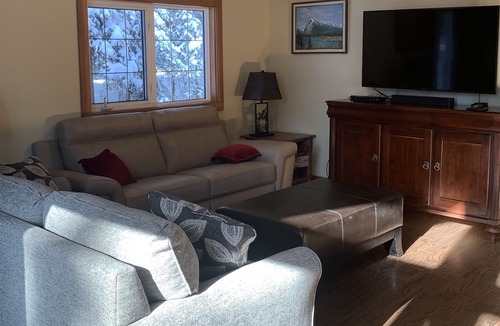 Calgary House | Pine Tree Get Away