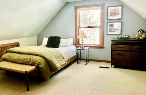 Moretown House | Pine Tree Hideaway - Private Home in the Mad River Valley