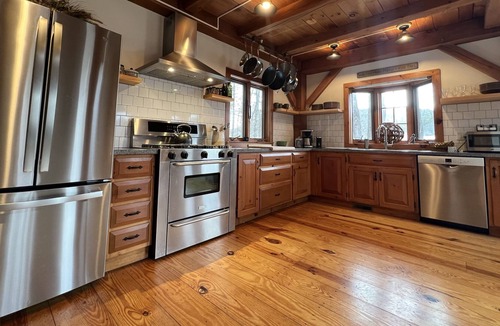 Moretown House | Pine Tree Hideaway - Private Home in the Mad River Valley