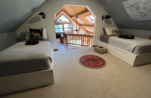 Moretown House | Pine Tree Hideaway - Private Home in the Mad River Valley