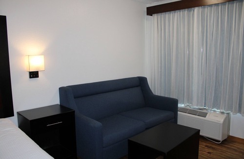 City Center Medford Hotel | Pine Tree Inn