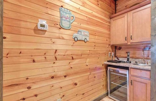 Hemlock Hills Cabin | Pine Tree Lodge by Jackson Mountain Rentals