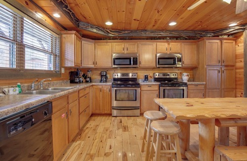 Hemlock Hills Cabin | Pine Tree Lodge by Jackson Mountain Rentals
