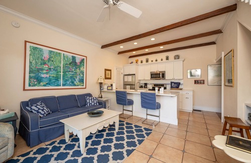 Downtown Cottage | PINEAPPLE COTTAGE, 2BR/2BA-Pvt Pool, 1/2 block to Duval