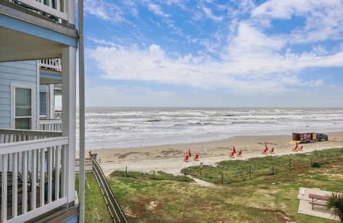 Galveston Condo | Pineapple Paradise by Ryson Vacation Rentals
