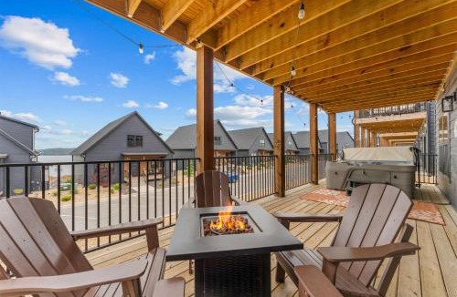 Hollister House | Pineapple Pointe - Stay for 20