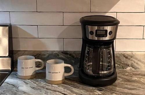 Thunderbolt House | Pineapplefish in Thunderbolt