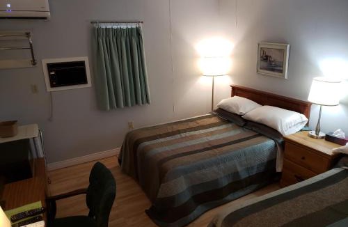 Penobsquis Hotel | Pinecone Motel