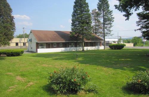 Clinton Hotel | Pinecrest Motel