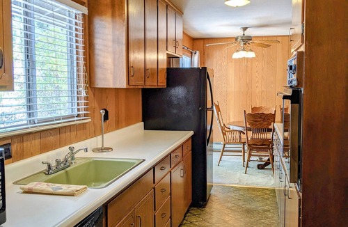 Strawberry Cabin | PinecrestAreaRentals #3 Comfy, Cozy, Cabin!