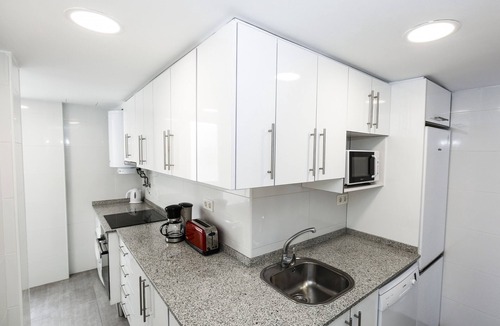 La Pineda Apartment | PINEDA 7 with communal pool, beach at 100m