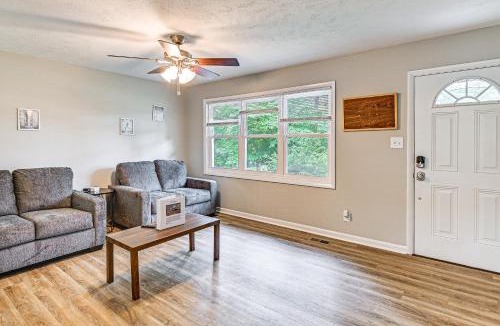 Pinehurst House | Pinehurst Home w/Deck < 2 Mi to Golf Course!