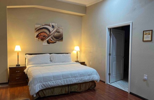 Laurel Hotel | Pinehurst Suite Room 206