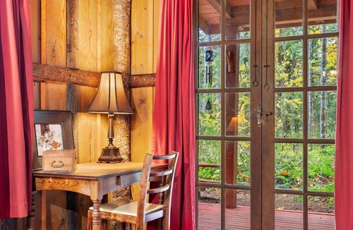 Brightwood Cabin | Pinery on the Sandy River