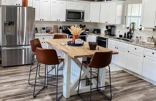 Brookeland House | Pines by the Lake