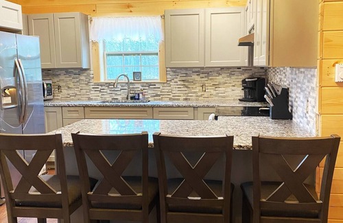 West Oneonta Cabin | Pines Luxury Log Cabin Lakefront Kayaks & Hot Tub