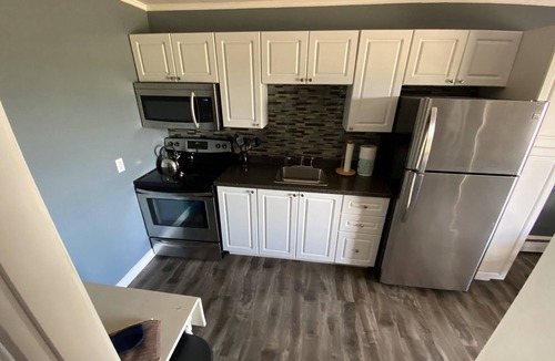 Rusticoville Hotel | Pines Motel