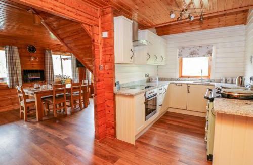 Bleddfa House | Pines Pitch