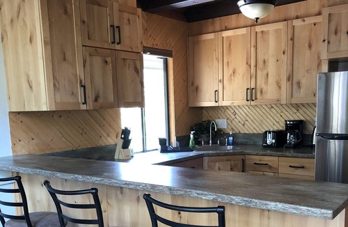 Pollock Pines Cabin | Pines Retreat - Charming Getaway