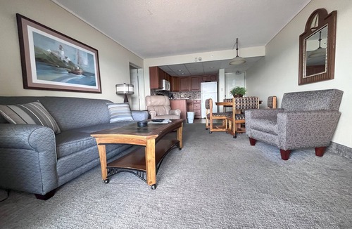 Traverse City Apartment | Pinestead Reef Resort