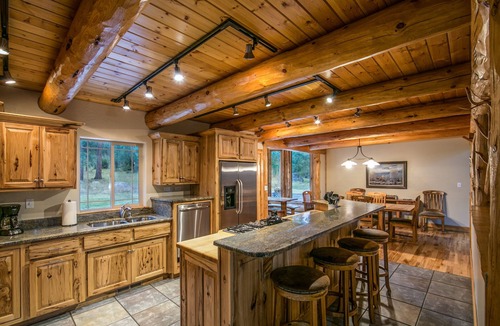 Hamilton Cabin | Pineview Lodge