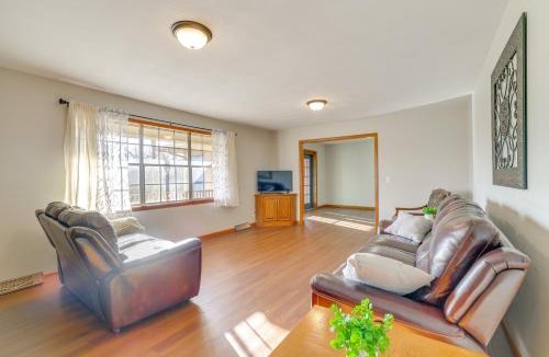 Pineville House | Pineville Home w/Fire Pit < Half-Mi to Elk River!