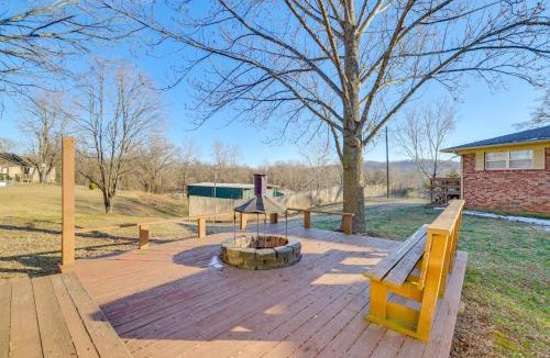 Pineville House | Pineville Home with Fire Pit Less Than Half-Mi to Elk River!