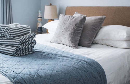 Wiseman's Bridge Bed & Breakfast | Pinewood B&B