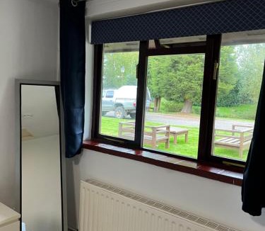 Ibstock Cabin | Pinewood Lodge