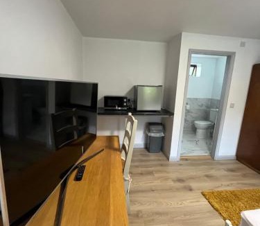 Ibstock Cabin | Pinewood Lodge