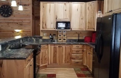 Custer House | Pinewoods Cabin Secluded wilderness and wildlife