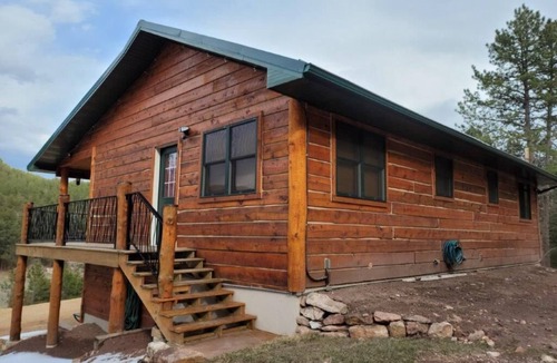 Custer House | Pinewoods Cabin Secluded wilderness and wildlife