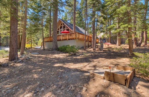 Ridgewood House | Piney Wood By Tahoe Getaways - 2 BR + Loft w/Hot Tub