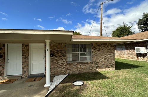 Texarkana Apartment | Piney Woods 6 - King Bed