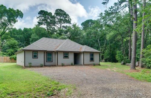 Magnolia House | Piney Woods Escape! Magnolia Home w/Lake Access