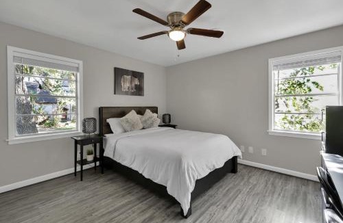 Huntsville House | Piney Woods I Ping Pong I By SHSU I TV I Sleeps 11