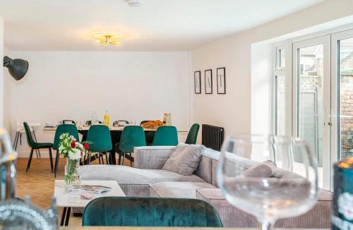 Wistow House | Pinfold House