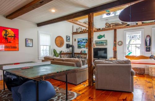 Marshfield House | Ping-Pong & Fire Pit! Renovated Marshfield Cottage