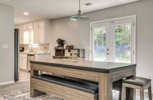 Lithonia House | Ping-Pong & Pool Table: Peaceful Stonecrest Escape