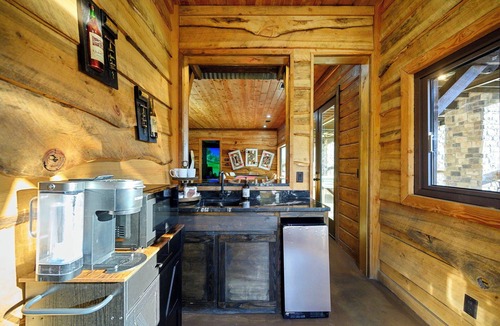 Broken Bow Cabin | Pinhouse: Bowling, Slide, Splash, Golf, Sleeps 50!