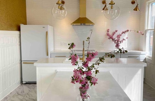 Seymour House | Pink Castle with YEAR ROUND heated spa pool