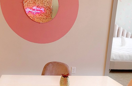 Riverside Apartment | Pink Dreams Tempe Luxury Stay