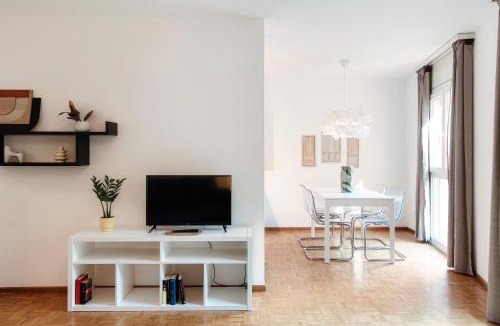Chiasso Apartment | Pink Flat 2 by Quokka 360 - On the Border with Italy