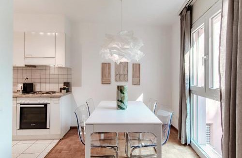 Chiasso Apartment | Pink Flat 2 by Quokka 360 - On the Border with Italy