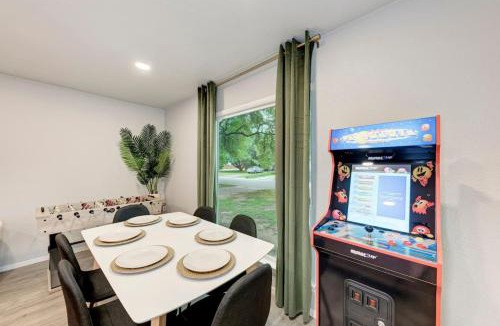 Johnston Terrace House | Pink Fun Home - Minutes to Downtown-AUS
