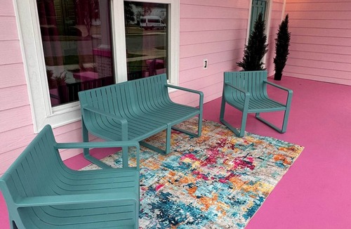 Amory House | Pink House Social