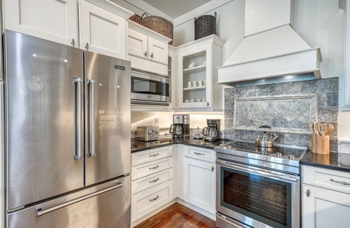 Delos House | Pink Pearl*OnPrivateBeach*BeachSvc+Gear*2Pools*Elevator