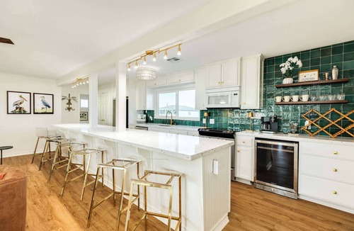 Surfside Beach House | Pink Pearl - Where Mr Ocean Blue Meets Ms Posh Pink!