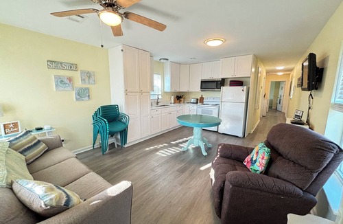 Golden Meadow Cottage | Pink Pelican: Coastal Realty Group