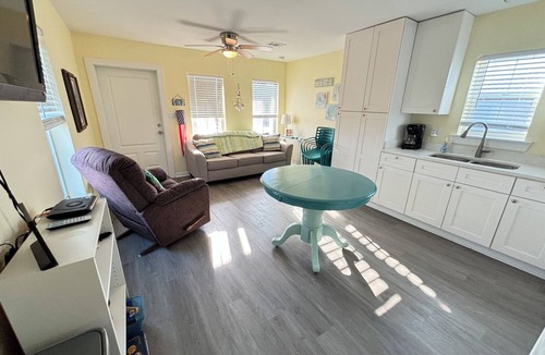 Golden Meadow Cottage | Pink Pelican: Coastal Realty Group